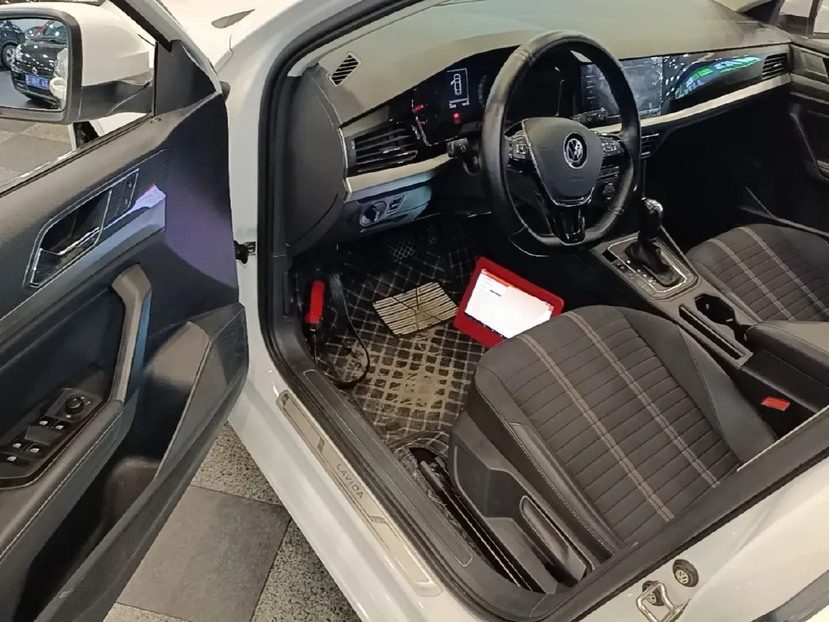 2021 Volkswagen T-Cross 1.4T 150HP L4 7DCT,autocango,china used car exporter,china ev exporter,chinese used car exporter,chinese used ev exporter