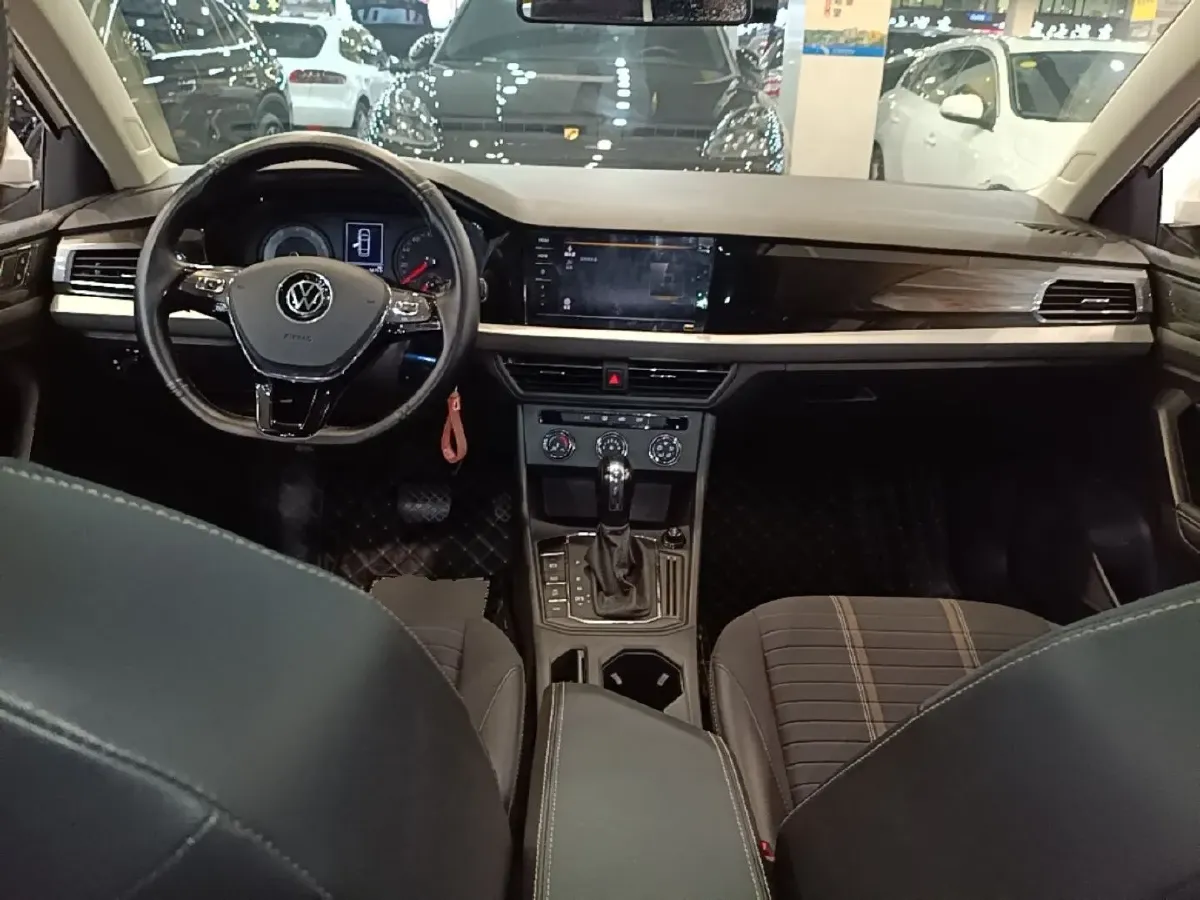 2021 Volkswagen T-Cross 1.4T 150HP L4 7DCT,autocango,china used car exporter,china ev exporter,chinese used car exporter,chinese used ev exporter