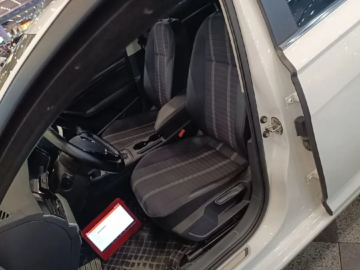 2021 Volkswagen T-Cross 1.4T 150HP L4 7DCT,autocango,china used car exporter,china ev exporter,chinese used car exporter,chinese used ev exporter