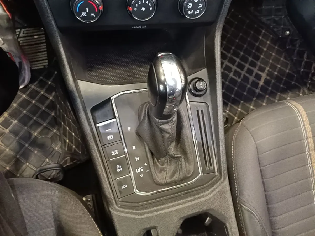 2021 Volkswagen T-Cross 1.4T 150HP L4 7DCT,autocango,china used car exporter,china ev exporter,chinese used car exporter,chinese used ev exporter