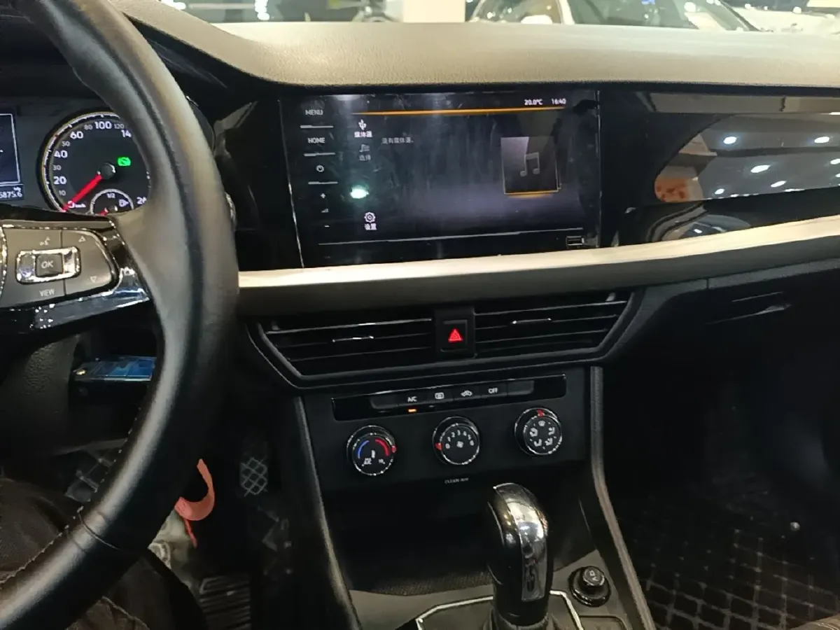 2021 Volkswagen T-Cross 1.4T 150HP L4 7DCT,autocango,china used car exporter,china ev exporter,chinese used car exporter,chinese used ev exporter