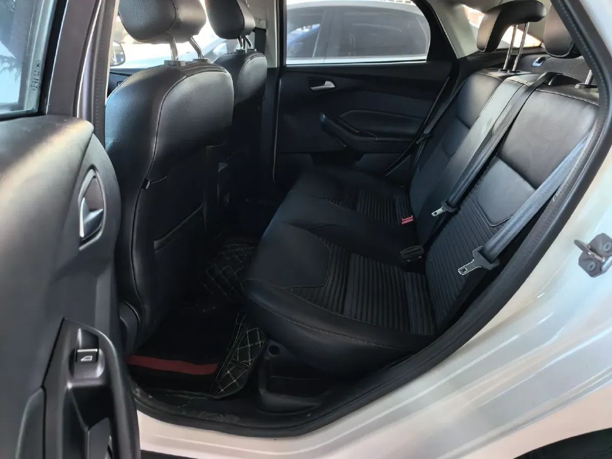 2017 Ford Focus 1.6L 125HP L4 6DCT,autocango,china used car exporter,china ev exporter,chinese used car exporter,chinese used ev exporter