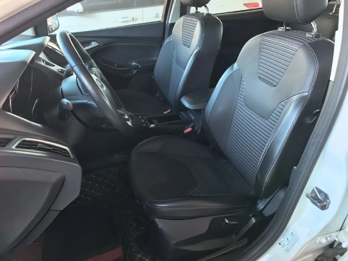 2017 Ford Focus 1.6L 125HP L4 6DCT,autocango,china used car exporter,china ev exporter,chinese used car exporter,chinese used ev exporter