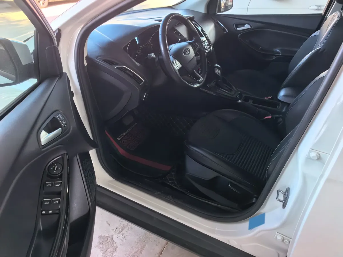 2017 Ford Focus 1.6L 125HP L4 6DCT,autocango,china used car exporter,china ev exporter,chinese used car exporter,chinese used ev exporter