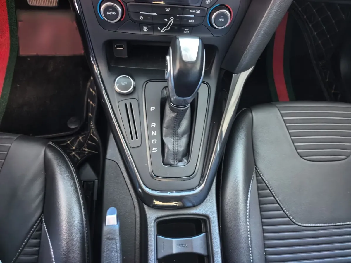 2017 Ford Focus 1.6L 125HP L4 6DCT,autocango,china used car exporter,china ev exporter,chinese used car exporter,chinese used ev exporter