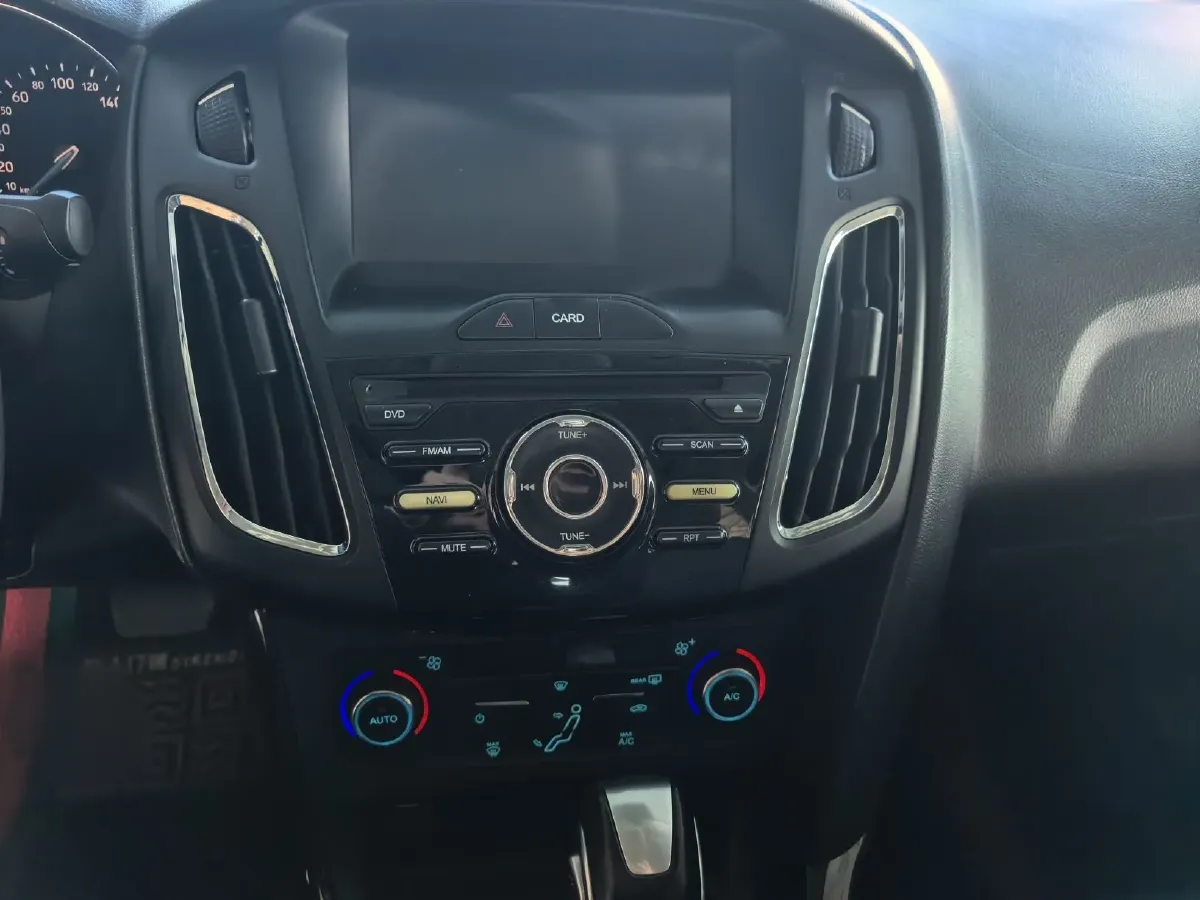 2017 Ford Focus 1.6L 125HP L4 6DCT,autocango,china used car exporter,china ev exporter,chinese used car exporter,chinese used ev exporter