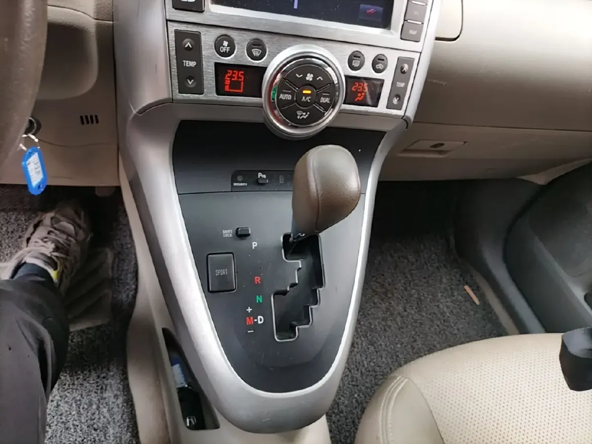 2011 Toyota Corolla 1.8L 140HP L4 CVT,autocango,china used car exporter,china ev exporter,chinese used car exporter,chinese used ev exporter