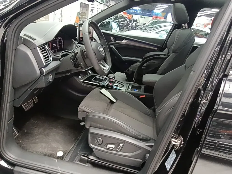 2024 Audi Q5L Sportback 2.0T 190HP L4 7DCT,autocango,china used car exporter,china ev exporter,chinese used car exporter,chinese used ev exporter
