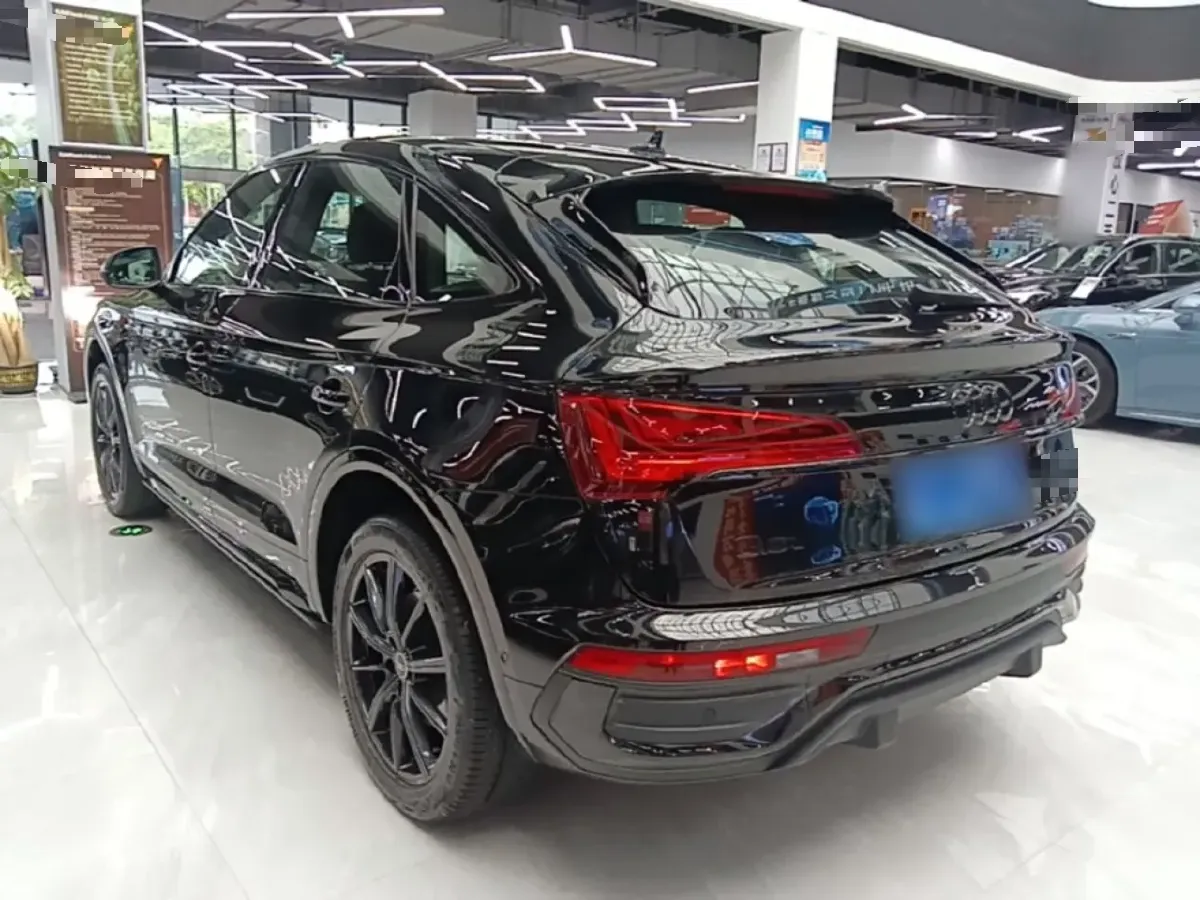 2024 Audi Q5L Sportback 2.0T 190HP L4 7DCT,autocango,china used car exporter,china ev exporter,chinese used car exporter,chinese used ev exporter