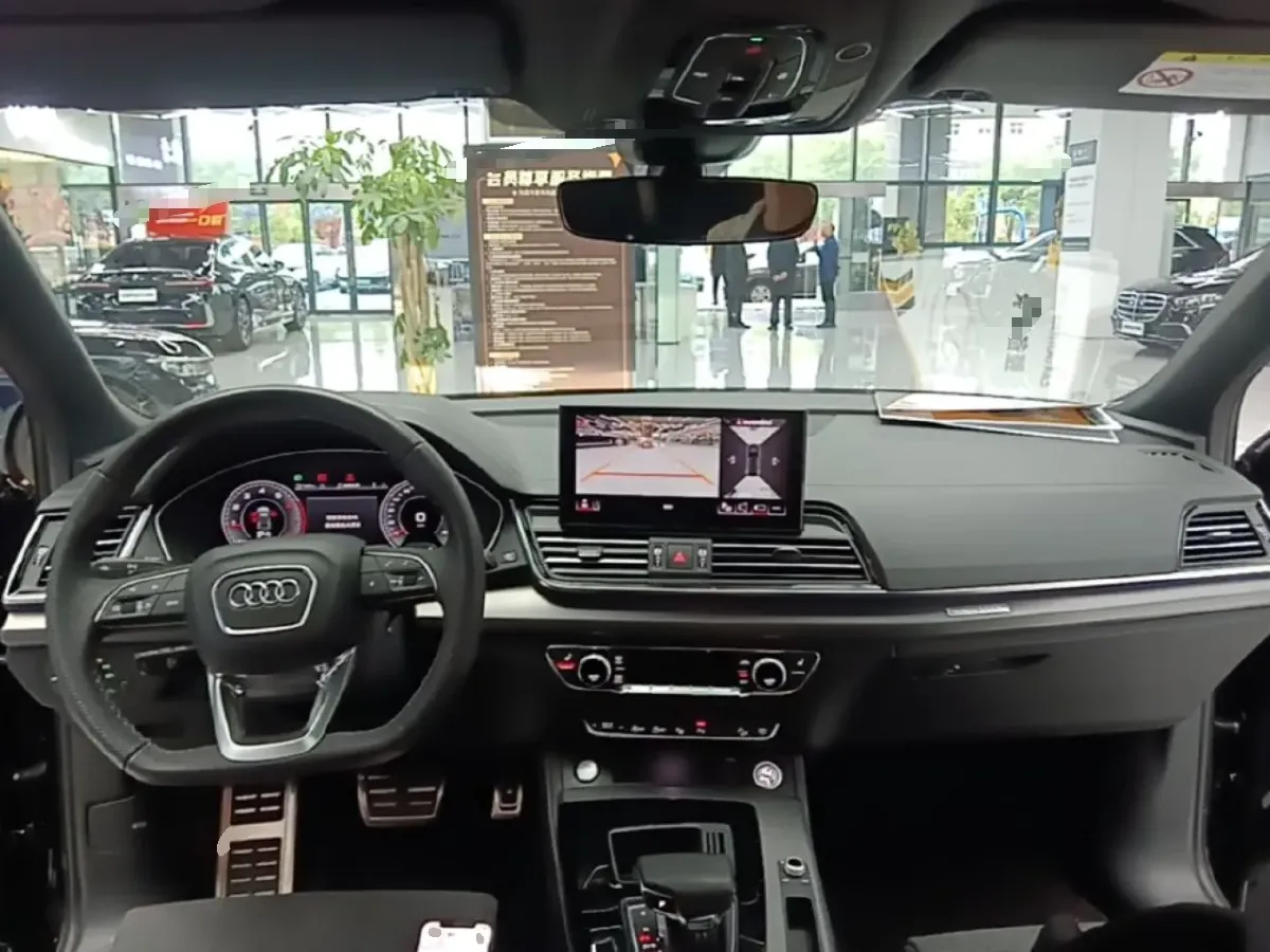 2024 Audi Q5L Sportback 2.0T 190HP L4 7DCT,autocango,china used car exporter,china ev exporter,chinese used car exporter,chinese used ev exporter