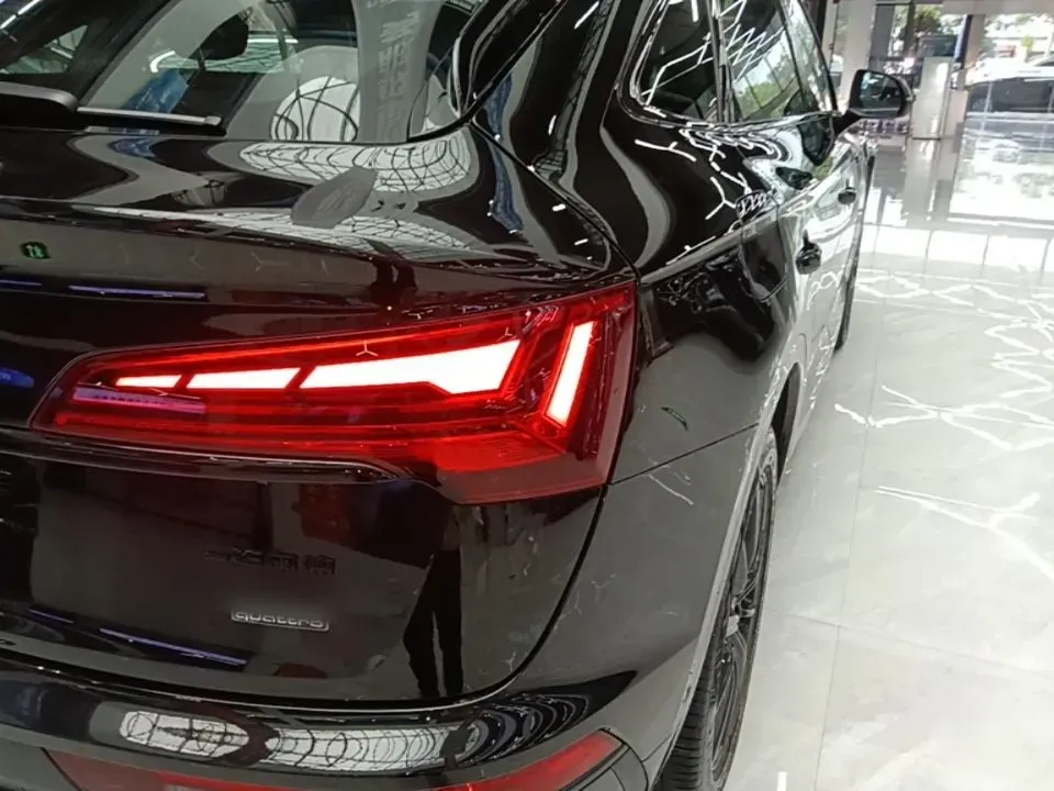 2024 Audi Q5L Sportback 2.0T 190HP L4 7DCT,autocango,china used car exporter,china ev exporter,chinese used car exporter,chinese used ev exporter