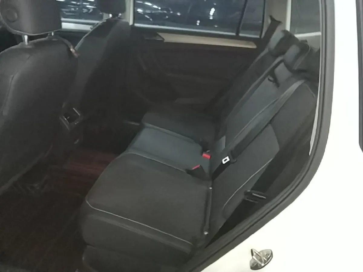 2019 Volkswagen Tiguan L 2.0T 186HP L4 7DCT,autocango,china used car exporter,china ev exporter,chinese used car exporter,chinese used ev exporter