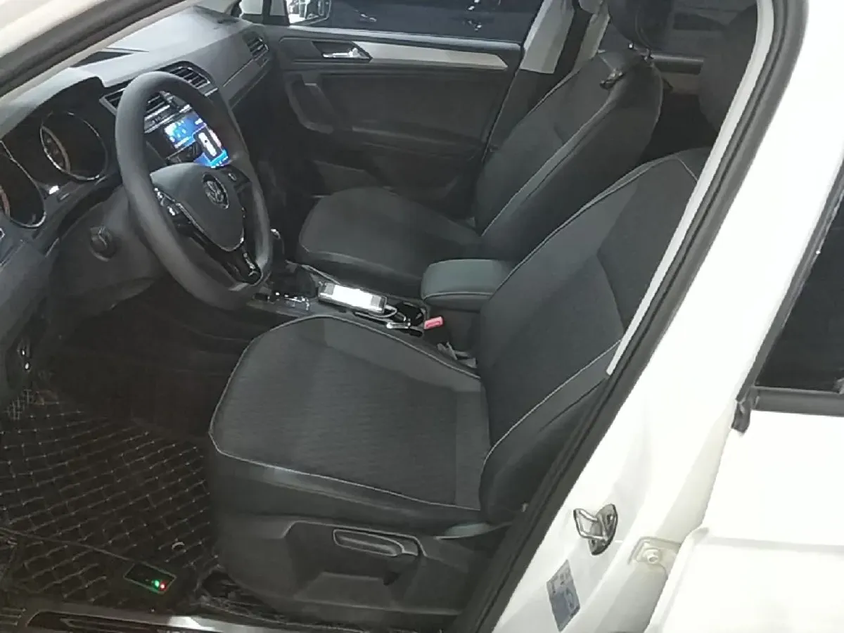 2019 Volkswagen Tiguan L 2.0T 186HP L4 7DCT,autocango,china used car exporter,china ev exporter,chinese used car exporter,chinese used ev exporter