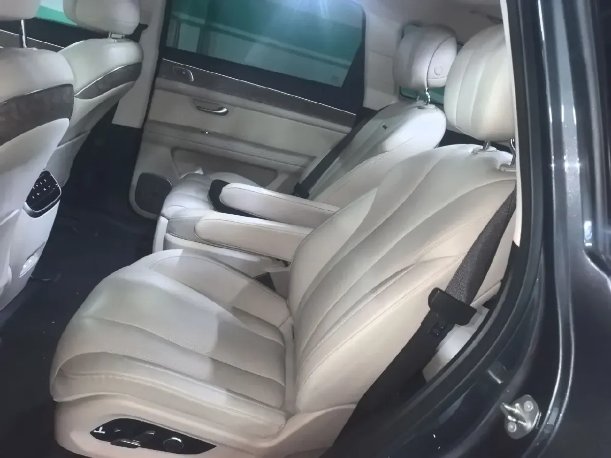 2022 AITO AITO M7 Range Extended 125HP REEV 40KWH,autocango,china used car exporter,china ev exporter,chinese used car exporter,chinese used ev exporter