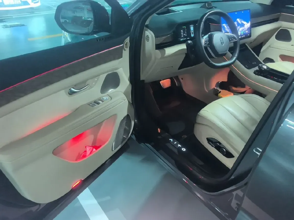 2022 AITO AITO M7 Range Extended 125HP REEV 40KWH,autocango,china used car exporter,china ev exporter,chinese used car exporter,chinese used ev exporter