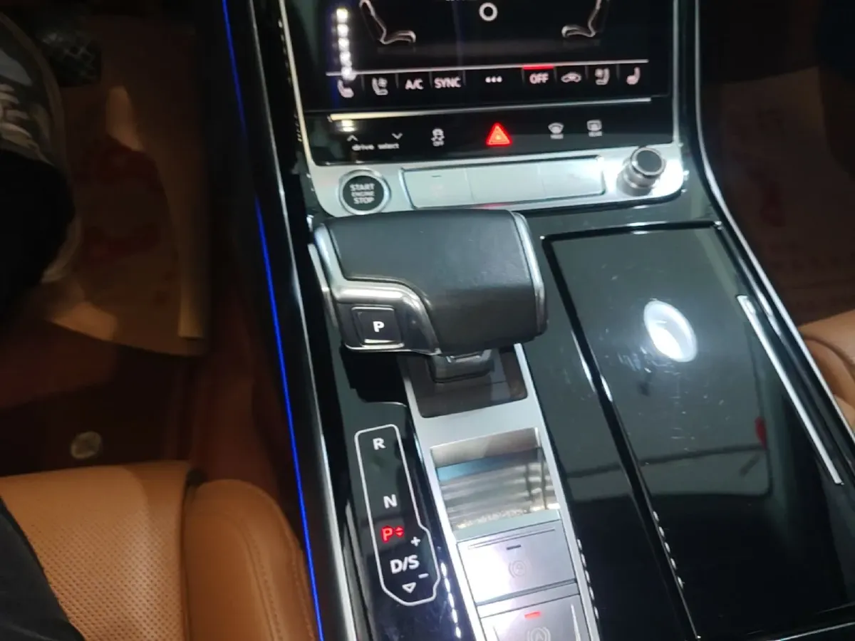 2021 Audi A8 3.0T 286HP V6 8AT,autocango,china used car exporter,china ev exporter,chinese used car exporter,chinese used ev exporter