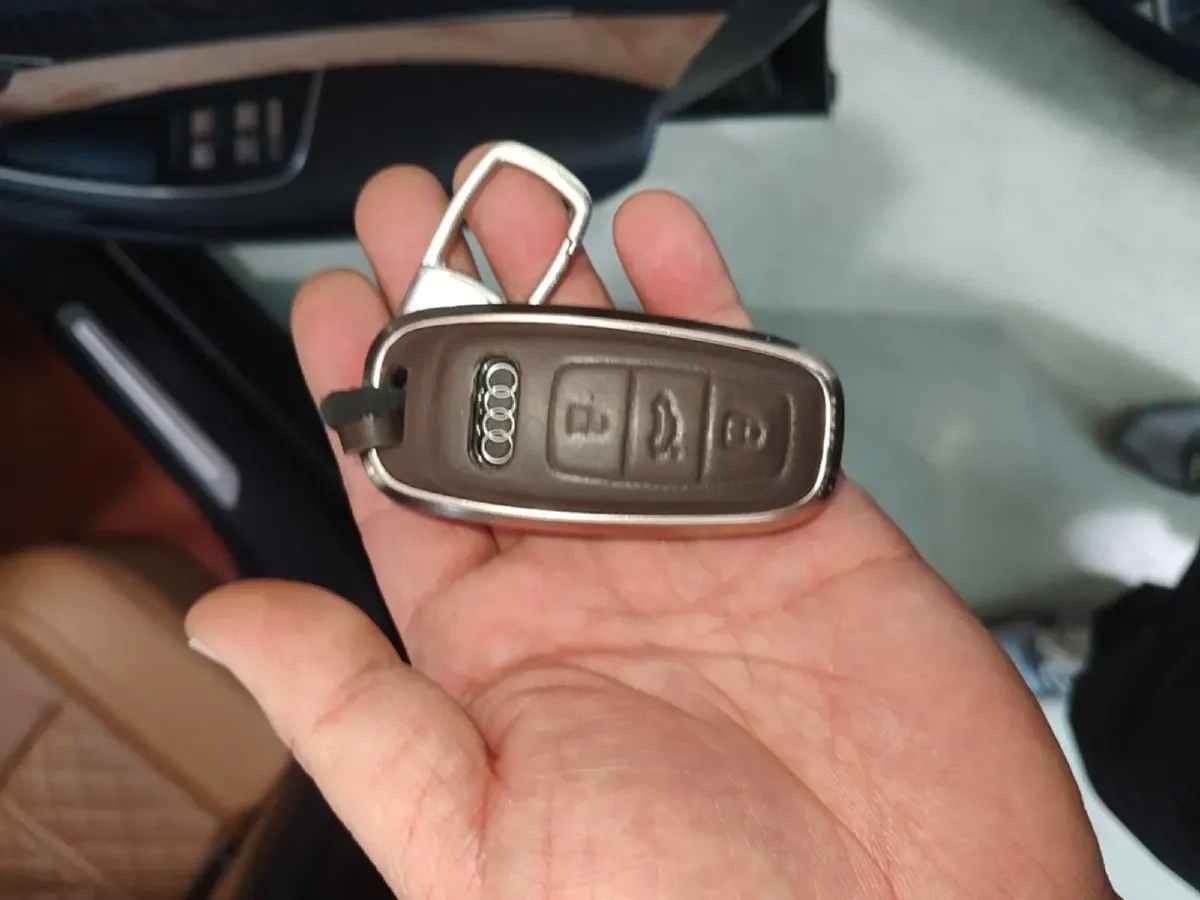 2021 Audi A8 3.0T 286HP V6 8AT,autocango,china used car exporter,china ev exporter,chinese used car exporter,chinese used ev exporter