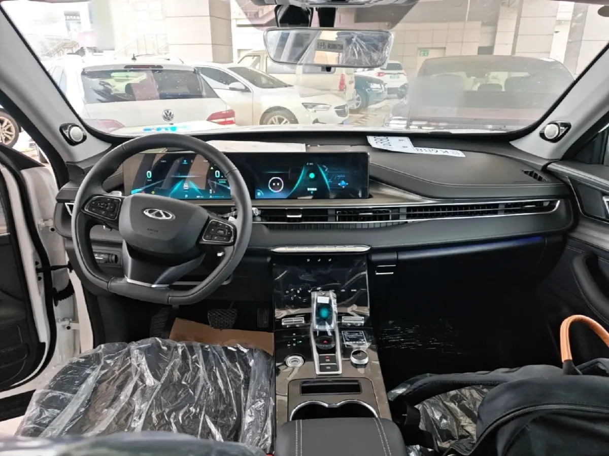 2023 Chery Tiggo 8 Plus 1.6T 197HP L4 7DCT,autocango,china used car exporter,china ev exporter,chinese used car exporter,chinese used ev exporter