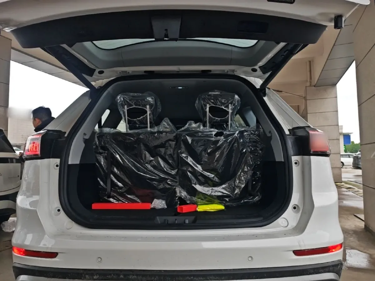 2023 Chery Tiggo 8 Plus 1.6T 197HP L4 7DCT,autocango,china used car exporter,china ev exporter,chinese used car exporter,chinese used ev exporter