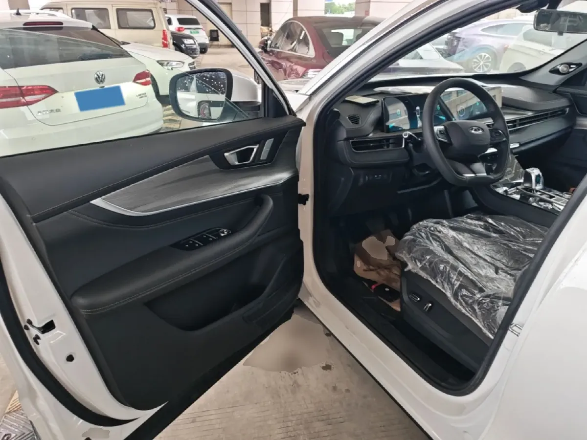 2023 Chery Tiggo 8 Plus 1.6T 197HP L4 7DCT,autocango,china used car exporter,china ev exporter,chinese used car exporter,chinese used ev exporter