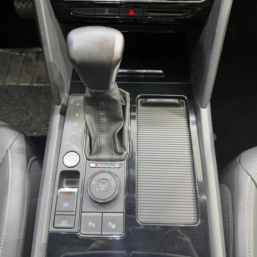 2019 Volkswagen Teramont 2.0T 220HP L4 7DCT,autocango,china used car exporter,china ev exporter,chinese used car exporter,chinese used ev exporter