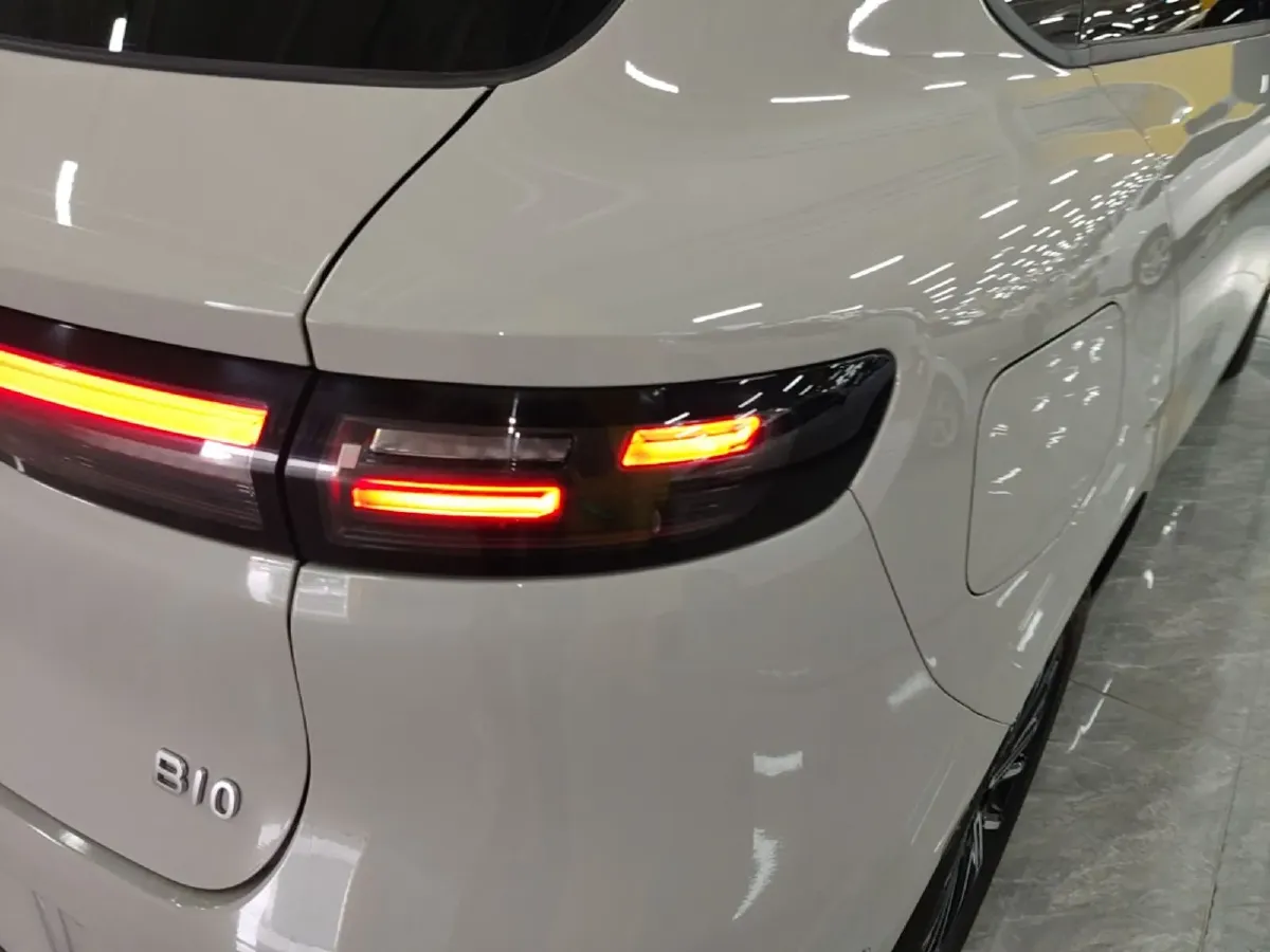 2025 Leapmotor B10 BEV 56.2KWH,autocango,china used car exporter,china ev exporter,chinese used car exporter,chinese used ev exporter