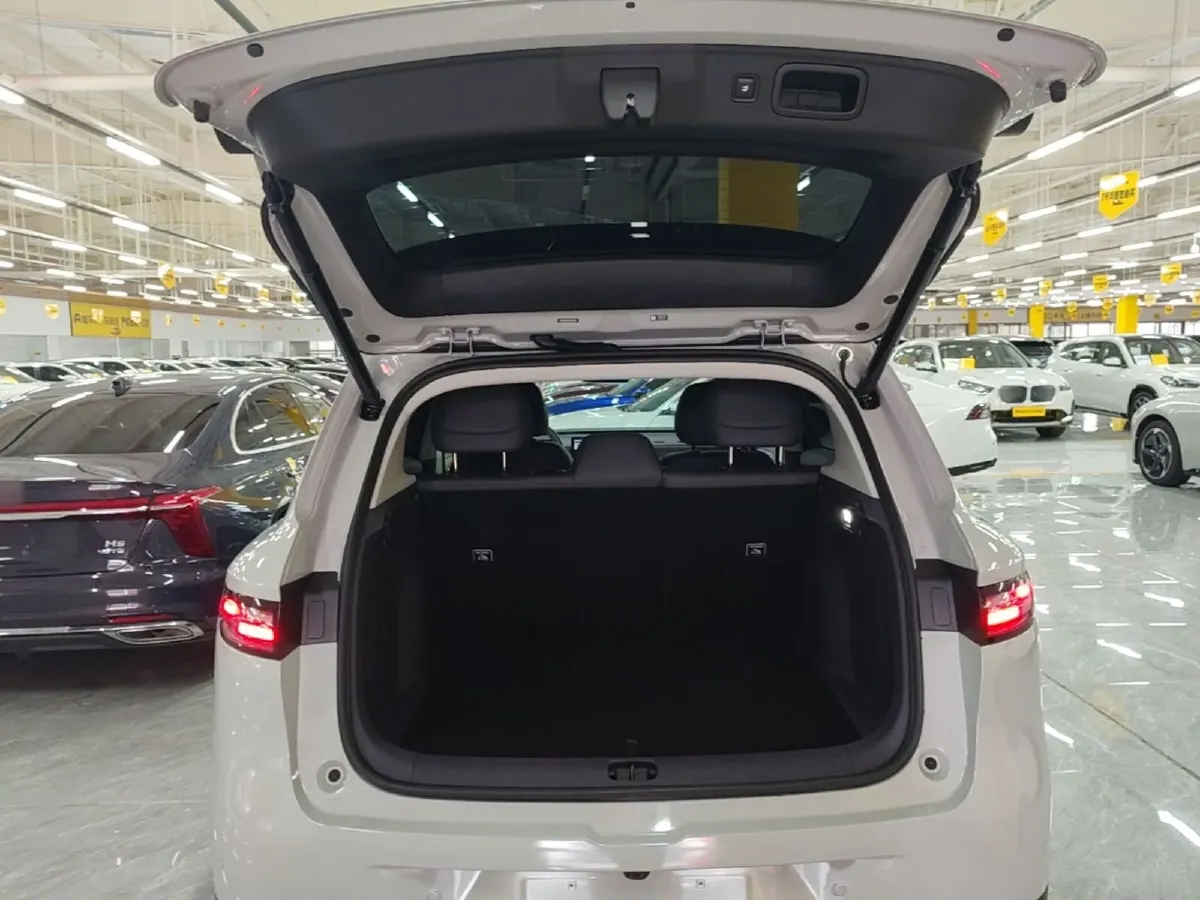 2025 Leapmotor B10 BEV 56.2KWH,autocango,china used car exporter,china ev exporter,chinese used car exporter,chinese used ev exporter