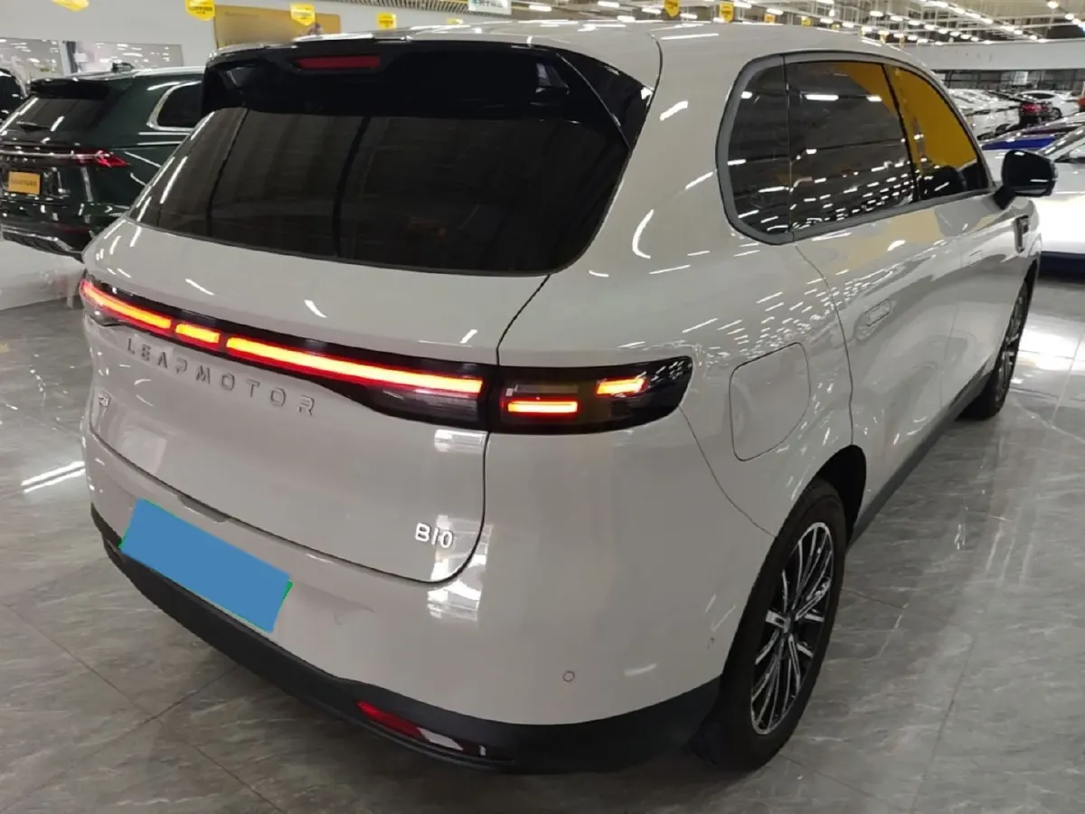 2025 Leapmotor B10 BEV 56.2KWH,autocango,china used car exporter,china ev exporter,chinese used car exporter,chinese used ev exporter