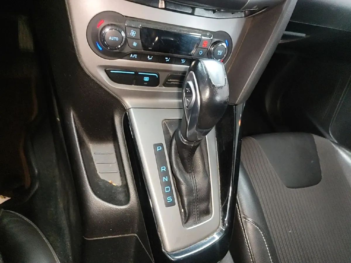 2012 Ford Focus 1.6L 125HP L4 6DCT,autocango,china used car exporter,china ev exporter,chinese used car exporter,chinese used ev exporter