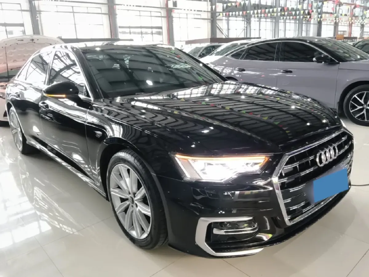 2023 Audi A6L 2.0T 245HP L4 7DCT,autocango,china used car exporter,china ev exporter,chinese used car exporter,chinese used ev exporter