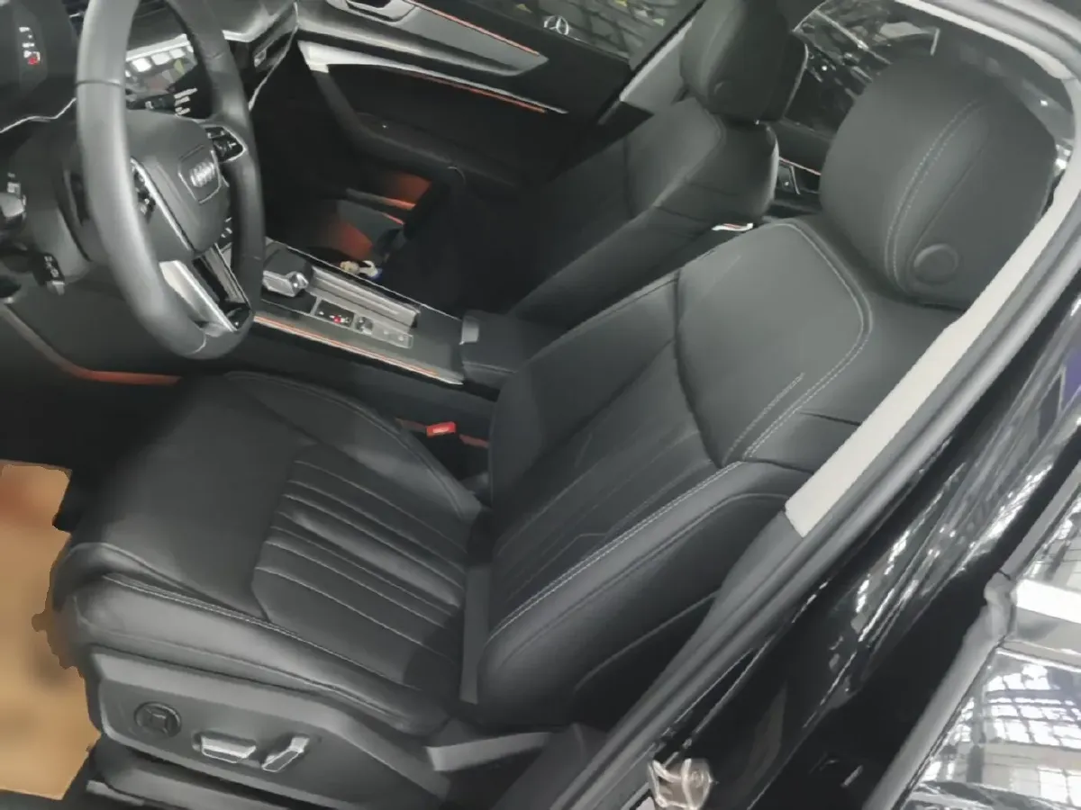 2023 Audi A6L 2.0T 245HP L4 7DCT,autocango,china used car exporter,china ev exporter,chinese used car exporter,chinese used ev exporter