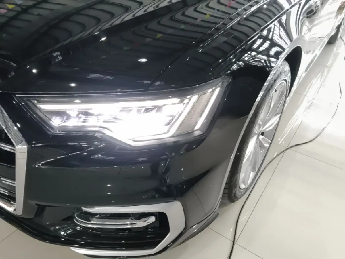 2023 Audi A6L 2.0T 245HP L4 7DCT,autocango,china used car exporter,china ev exporter,chinese used car exporter,chinese used ev exporter