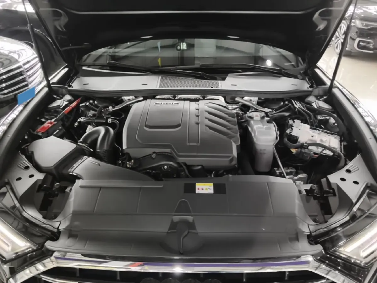 2023 Audi A6L 2.0T 245HP L4 7DCT,autocango,china used car exporter,china ev exporter,chinese used car exporter,chinese used ev exporter