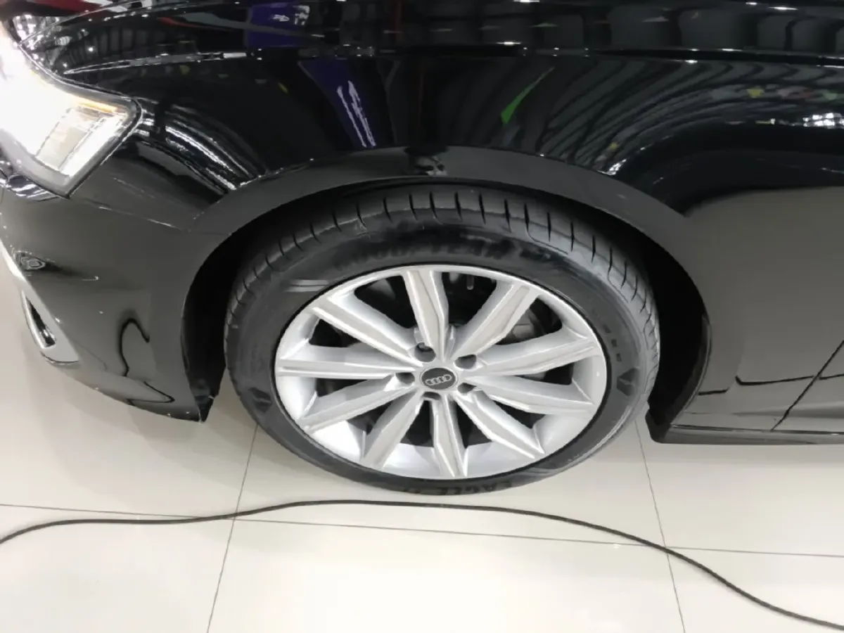 2023 Audi A6L 2.0T 245HP L4 7DCT,autocango,china used car exporter,china ev exporter,chinese used car exporter,chinese used ev exporter