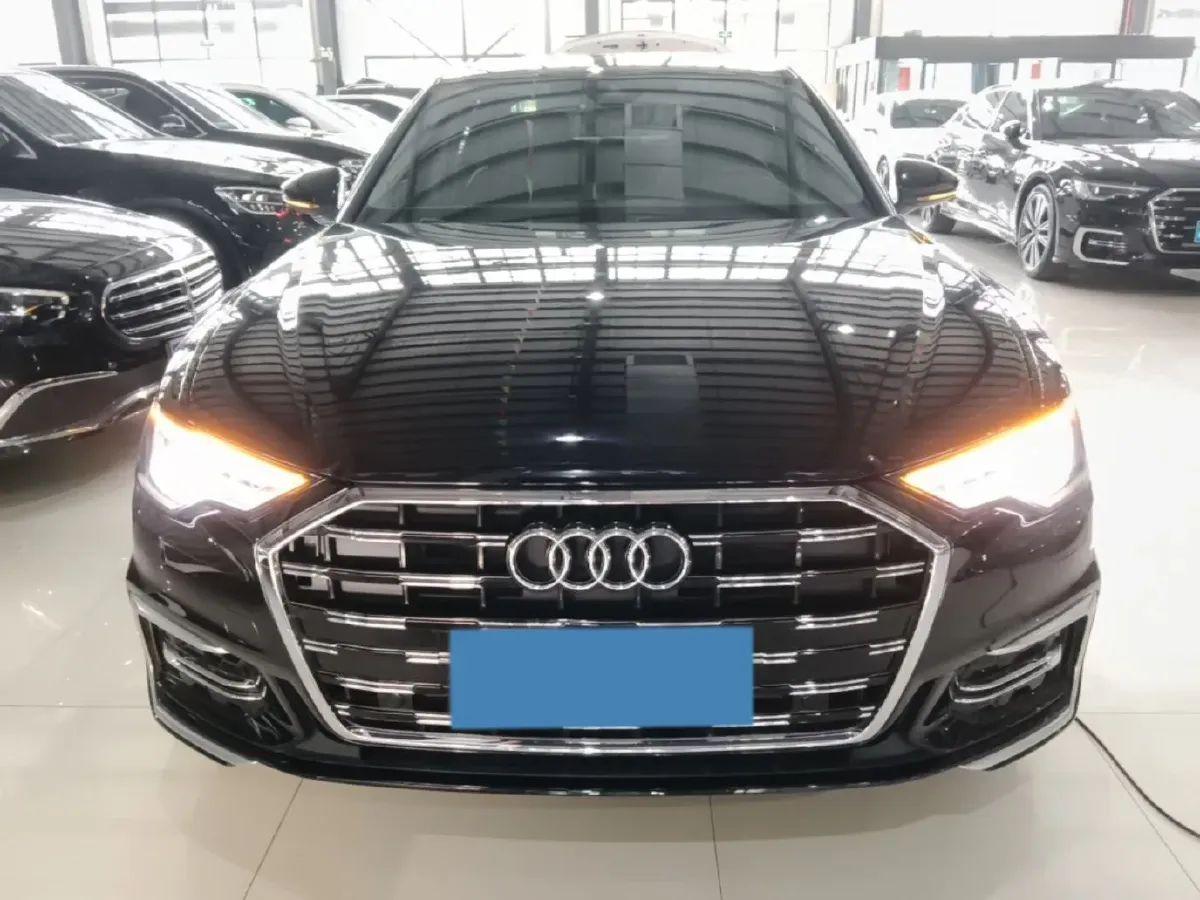 2023 Audi A6L 2.0T 245HP L4 7DCT,autocango,china used car exporter,china ev exporter,chinese used car exporter,chinese used ev exporter