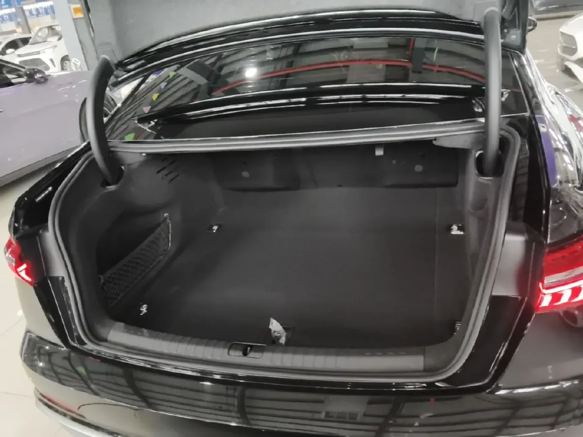 2023 Audi A6L 2.0T 245HP L4 7DCT,autocango,china used car exporter,china ev exporter,chinese used car exporter,chinese used ev exporter
