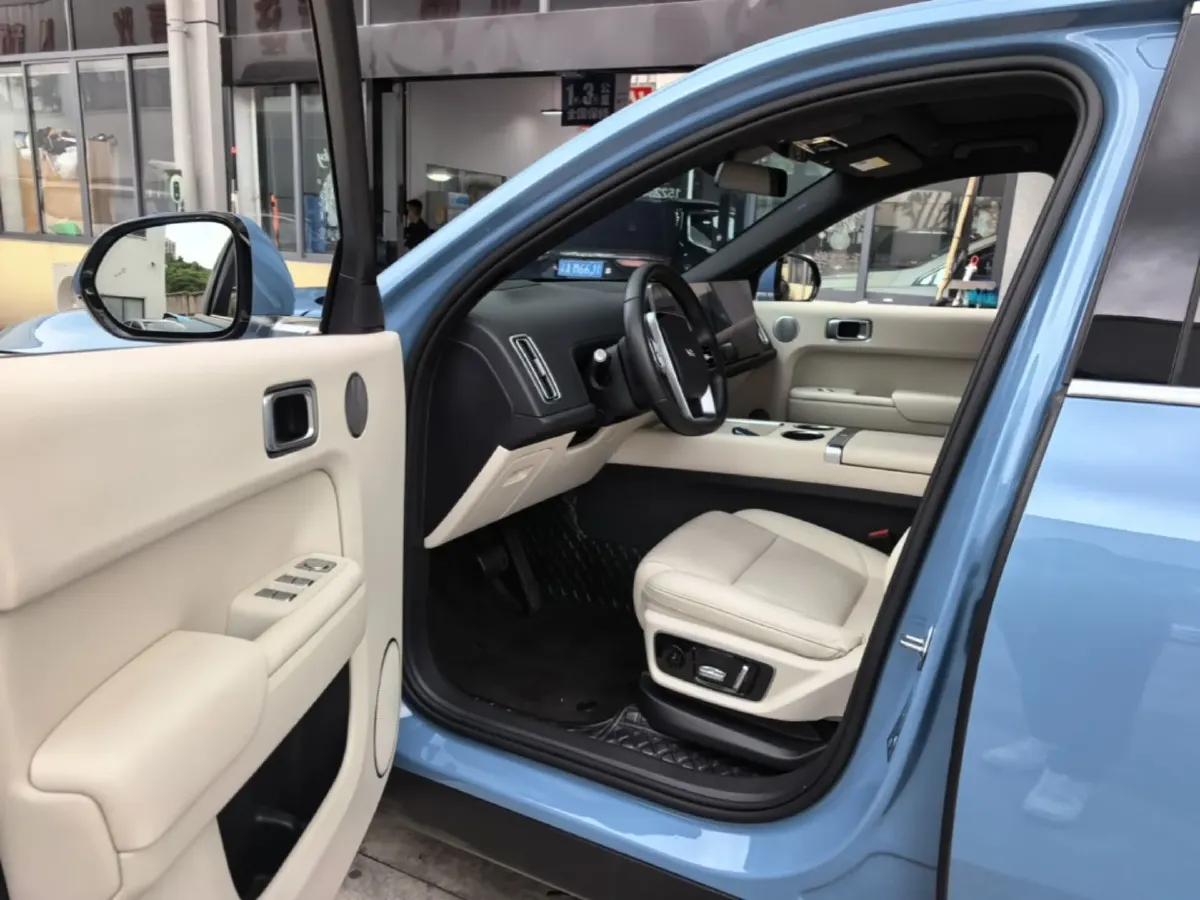 2023 Li L7 Range Extended 154HP REEV 40.9KWH,autocango,china used car exporter,china ev exporter,chinese used car exporter,chinese used ev exporter
