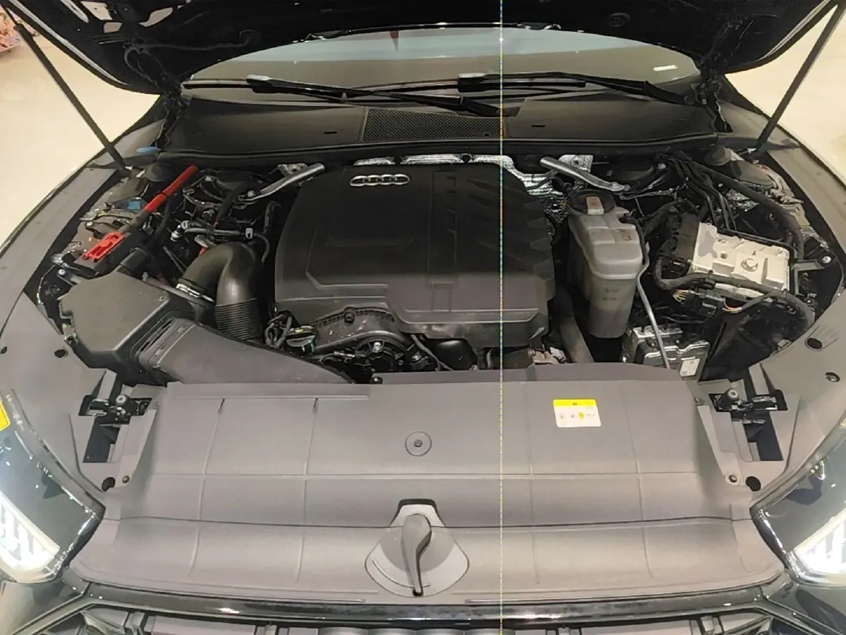 2023 Audi A6 2.0T 265HP L4 7DCT,autocango,china used car exporter,china ev exporter,chinese used car exporter,chinese used ev exporter