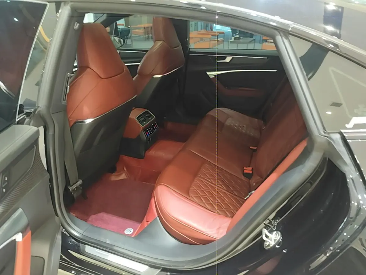 2023 Audi A6 2.0T 265HP L4 7DCT,autocango,china used car exporter,china ev exporter,chinese used car exporter,chinese used ev exporter