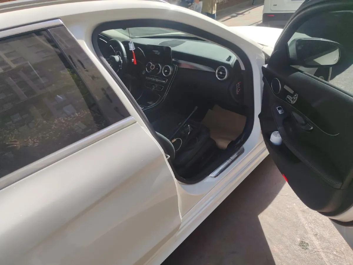 2020 Mercedes-Benz C Class 1.5T 184HP L4 9AT,autocango,china used car exporter,china ev exporter,chinese used car exporter,chinese used ev exporter