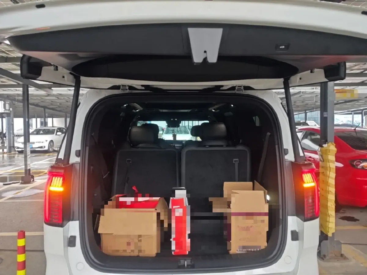 2022 Zeekr 009 BEV 116KWH,autocango,china used car exporter,china ev exporter,chinese used car exporter,chinese used ev exporter