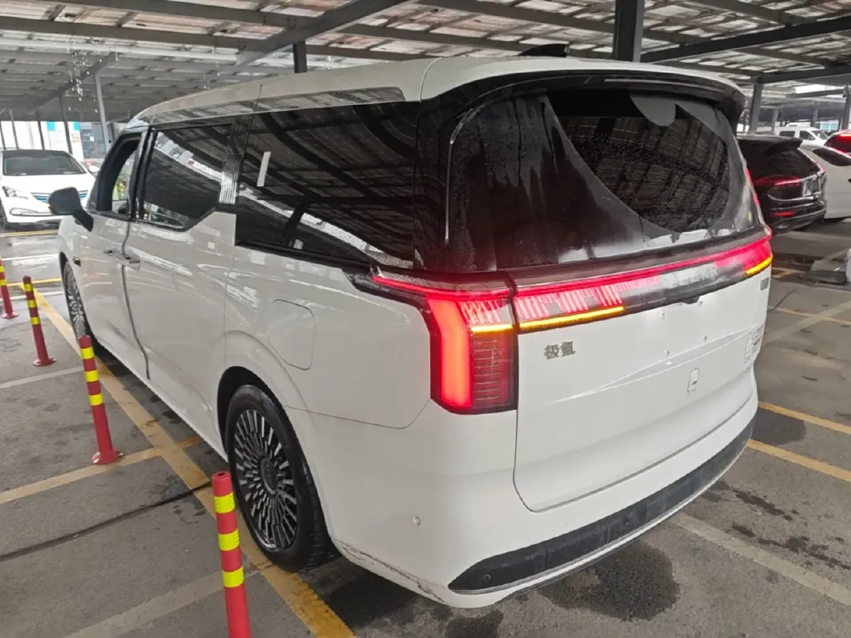 2022 Zeekr 009 BEV 116KWH,autocango,china used car exporter,china ev exporter,chinese used car exporter,chinese used ev exporter