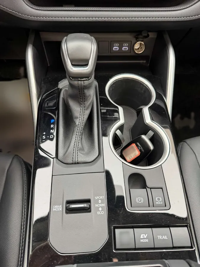 2023 Toyota Highlander 2.5L 189HP L4 E-CVT Hybrid,autocango,china used car exporter,china ev exporter,chinese used car exporter,chinese used ev exporter