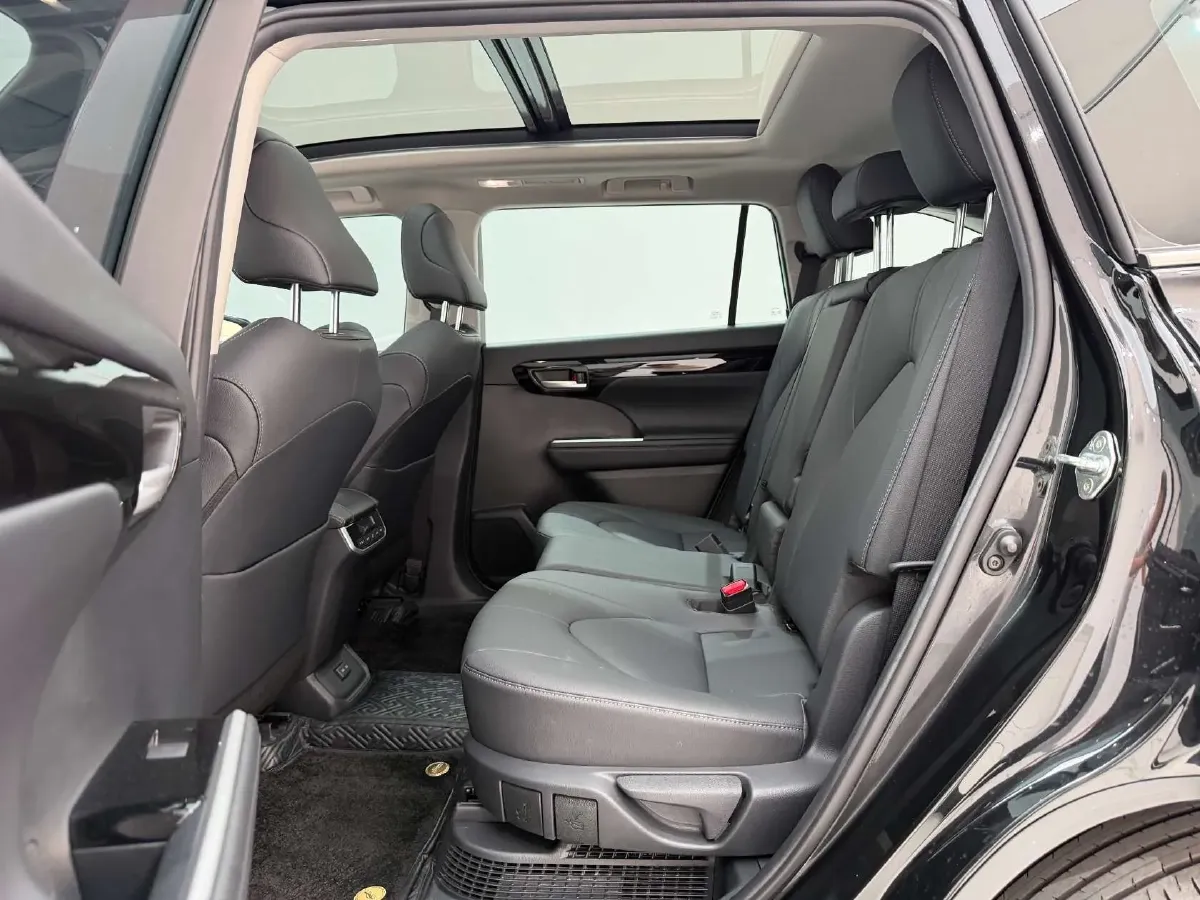 2023 Toyota Highlander 2.5L 189HP L4 E-CVT Hybrid,autocango,china used car exporter,china ev exporter,chinese used car exporter,chinese used ev exporter