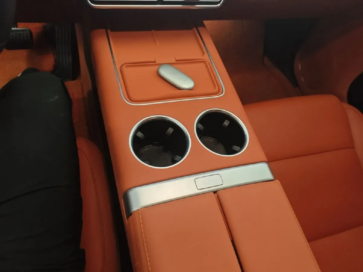 2023 Li L8 Range Extended 154HP REEV 40.9KWH,autocango,china used car exporter,china ev exporter,chinese used car exporter,chinese used ev exporter