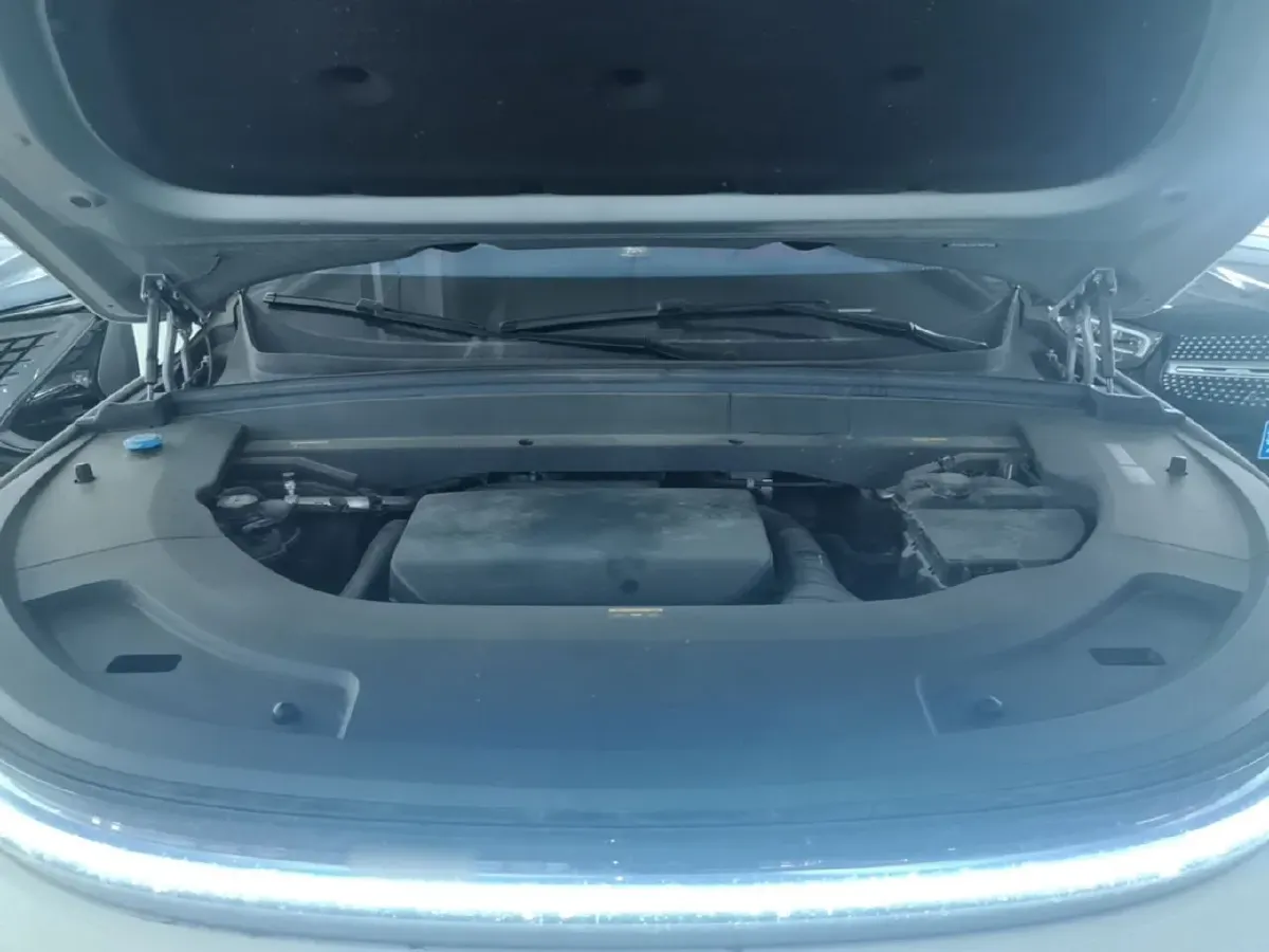 2023 Li L7 Range Extended 154HP REEV 40.9KWH,autocango,china used car exporter,china ev exporter,chinese used car exporter,chinese used ev exporter