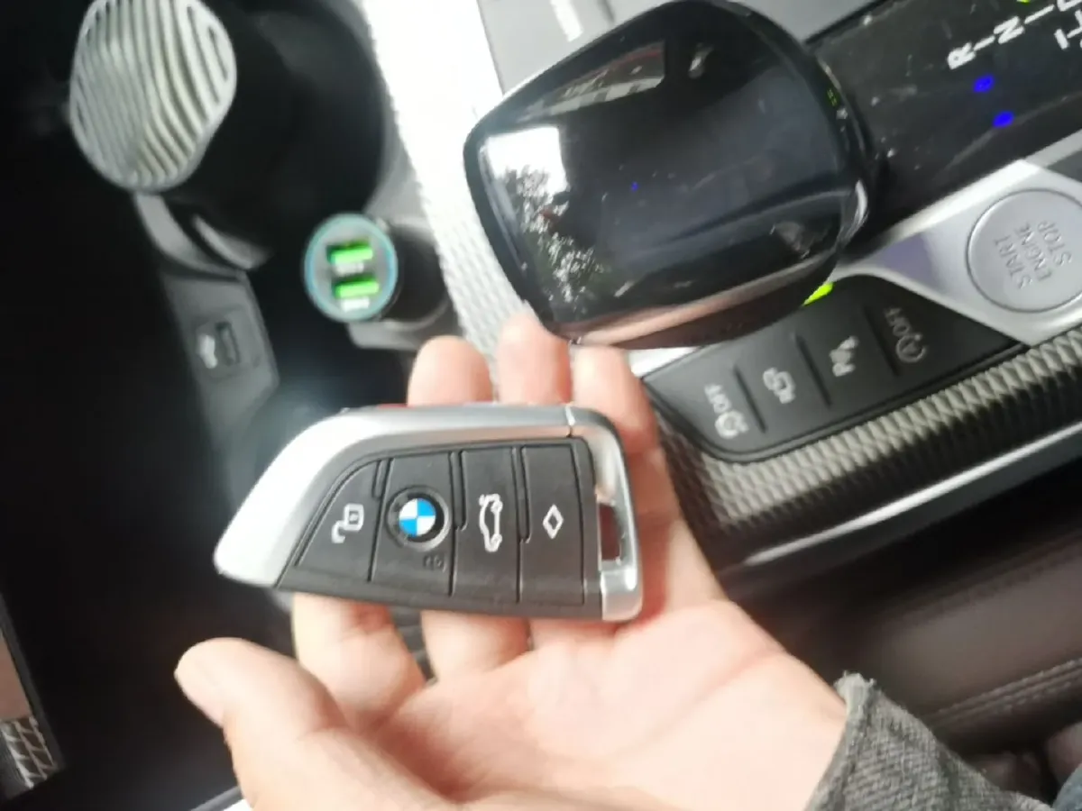 2020 BMW 3 Series 2.0T 184HP L4 8AT,autocango,china used car exporter,china ev exporter,chinese used car exporter,chinese used ev exporter