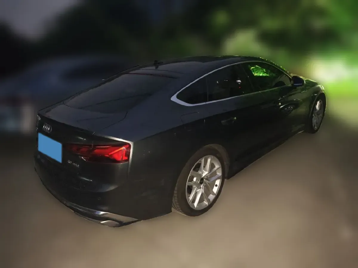 2022 Audi A5 2.0T 204HP L4 7DCT,autocango,china used car exporter,china ev exporter,chinese used car exporter,chinese used ev exporter