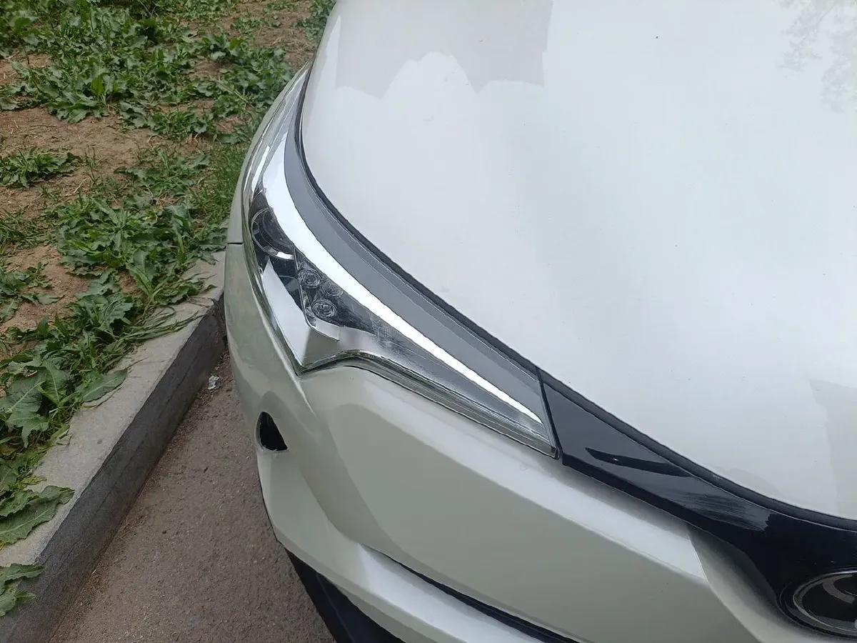 2018 Toyota C-HR 2.0L 171HP L4 CVT,autocango,china used car exporter,china ev exporter,chinese used car exporter,chinese used ev exporter