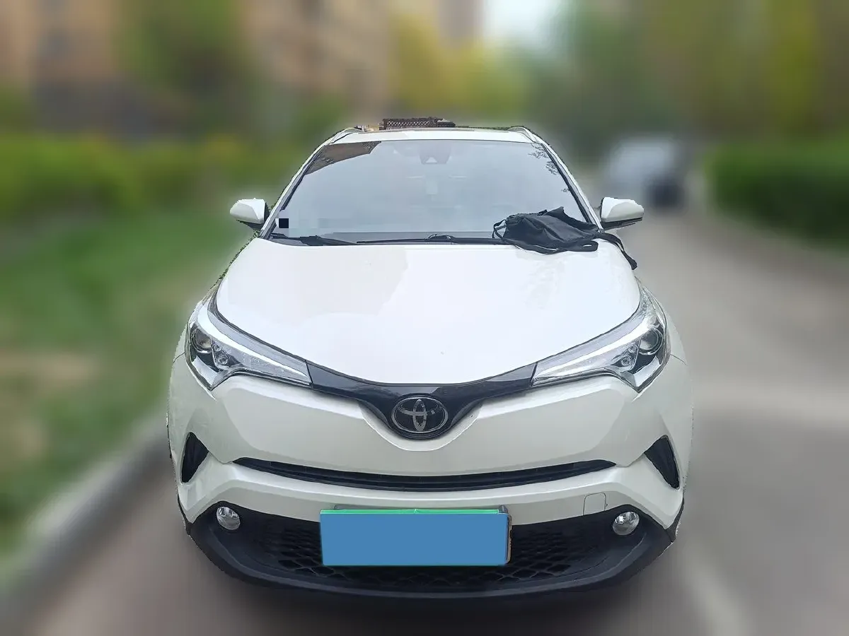 2018 Toyota C-HR 2.0L 171HP L4 CVT,autocango,china used car exporter,china ev exporter,chinese used car exporter,chinese used ev exporter
